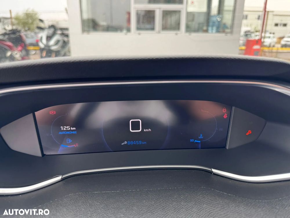 Peugeot 308 SW 1.2 L PureTech Turbo S&S Active - 18