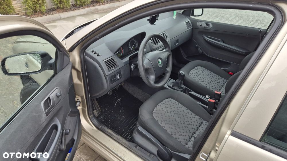 Skoda Fabia 1.4 16V Ambiente - 7