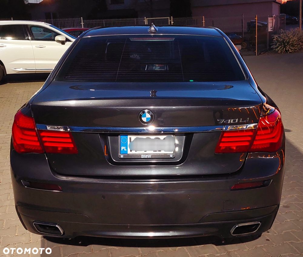 BMW Seria 7 740Li - 9