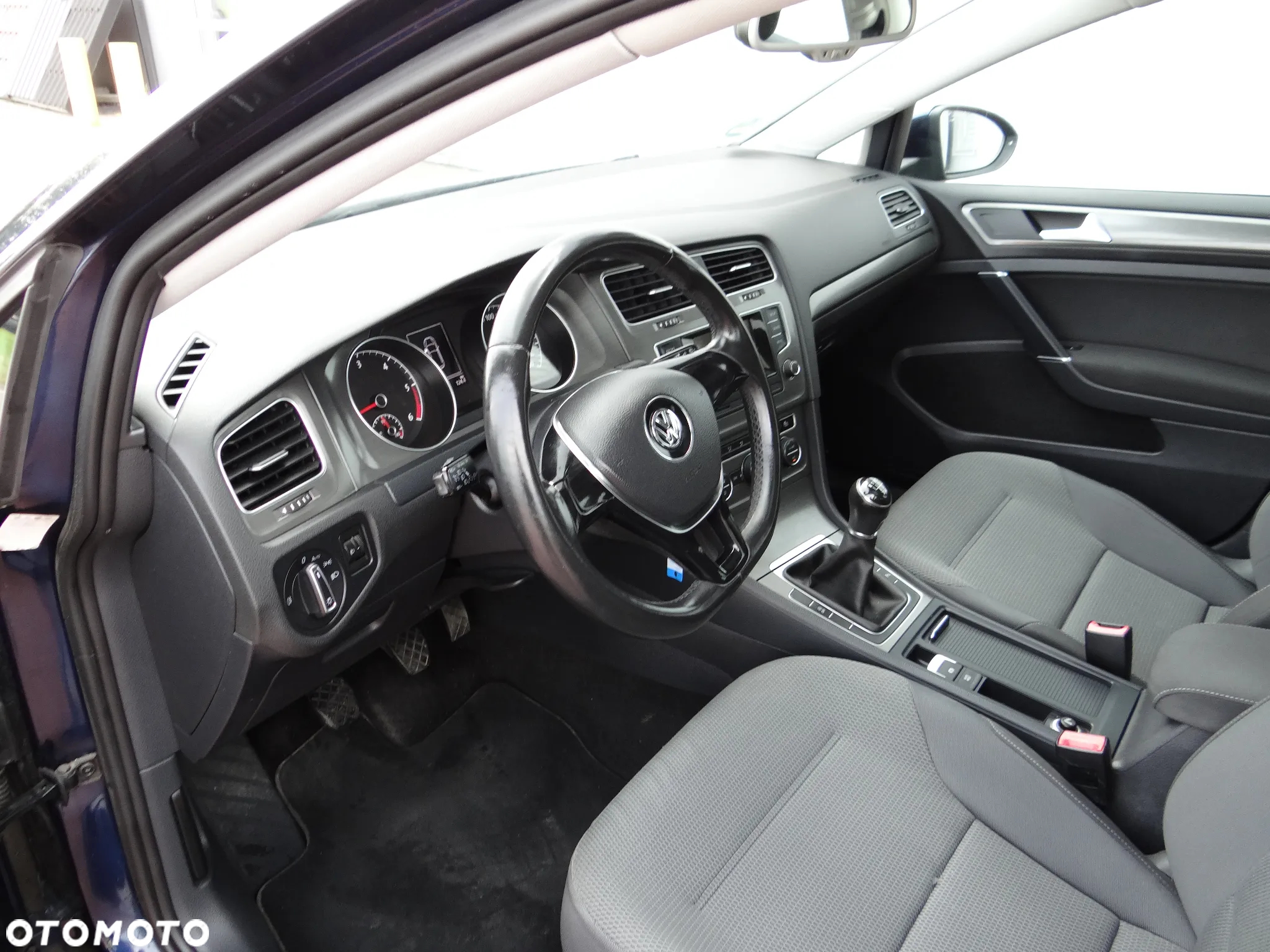 Volkswagen Golf - 14