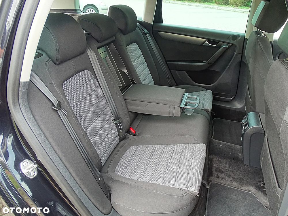 Volkswagen Passat Variant 2.0 TDI DPF Highline - 29