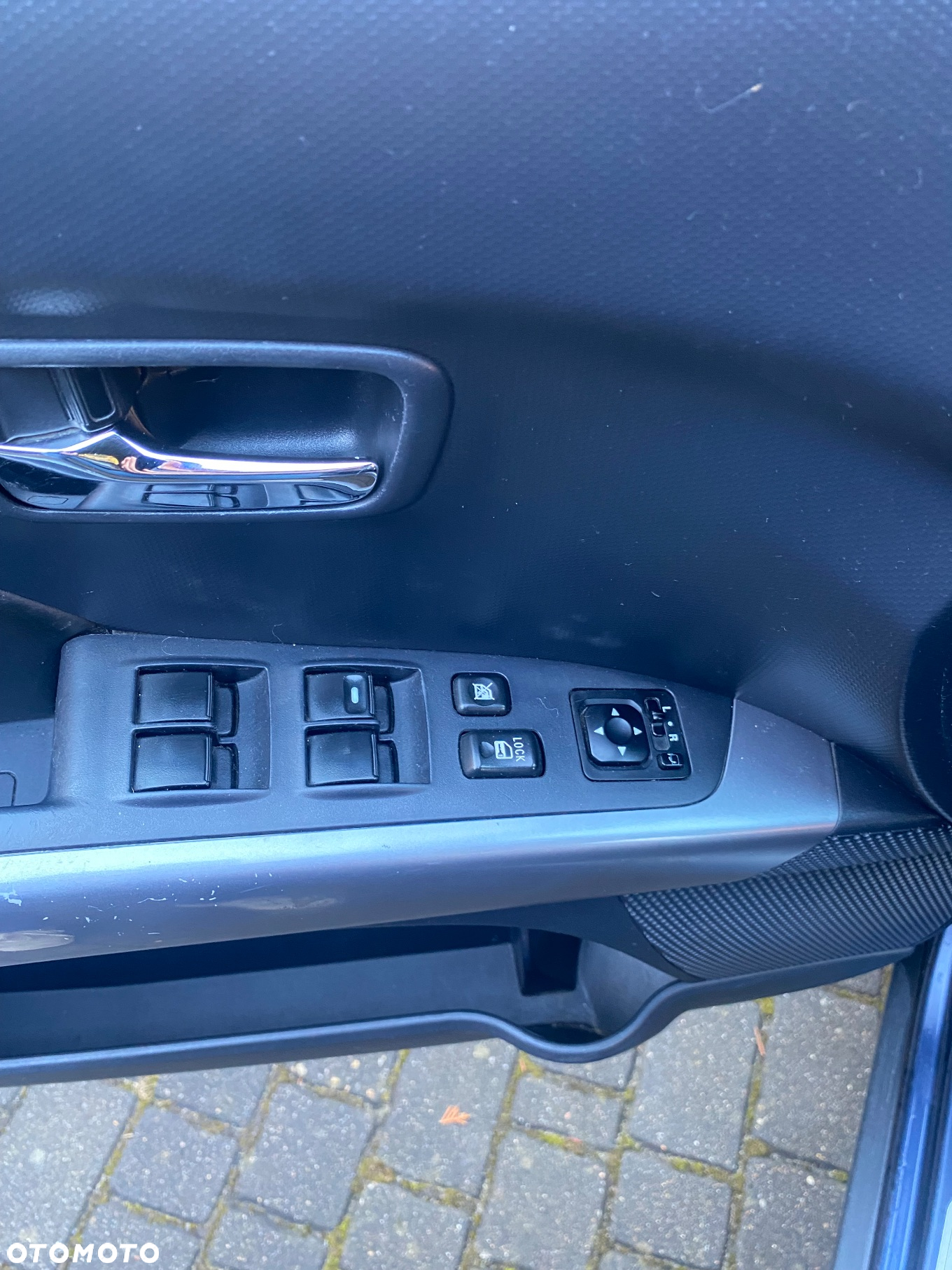 Mitsubishi Outlander 2.0 DID Intense + - 10