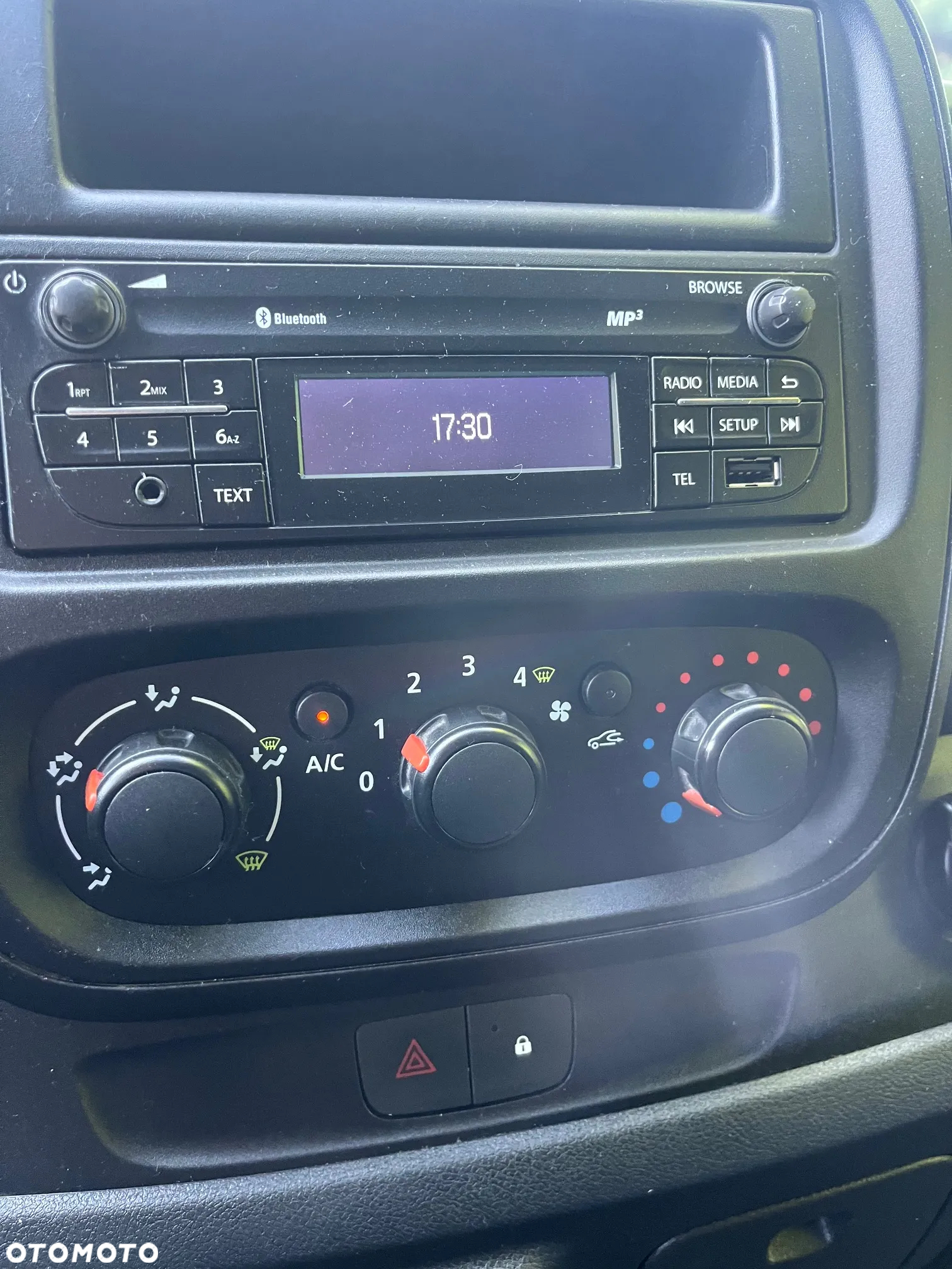 Opel Vivaro - 25