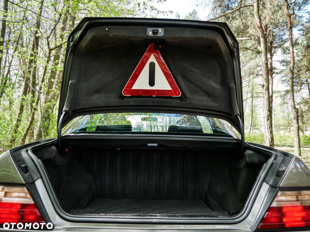 Mercedes-Benz W124 (1984-1993) - 36