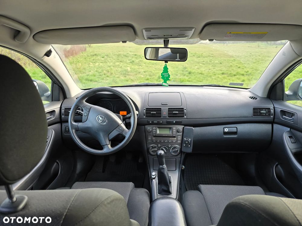 Toyota Avensis 1.6 VVT-i Terra - 13