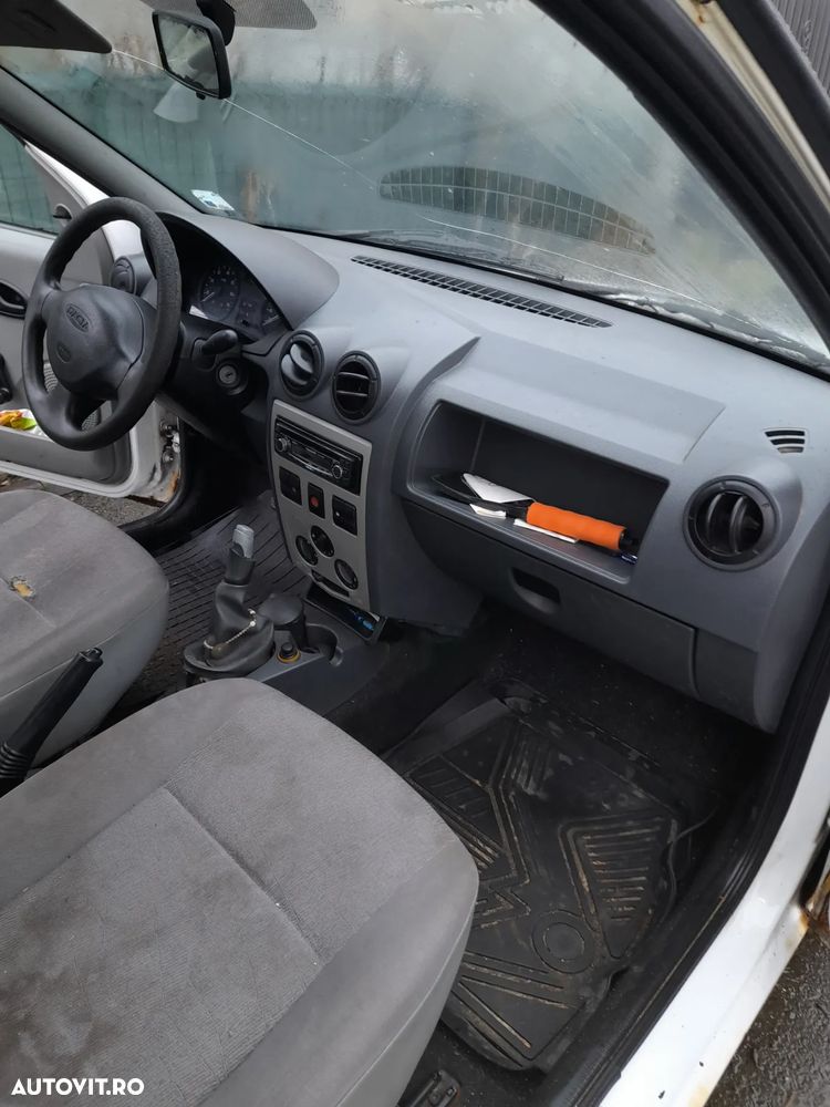 Dacia Logan 1.4 MPI Ambiance - 4