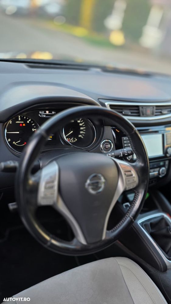 Nissan Qashqai 1.6 DCI ALL-MODE 4x4i PREMIER - 25