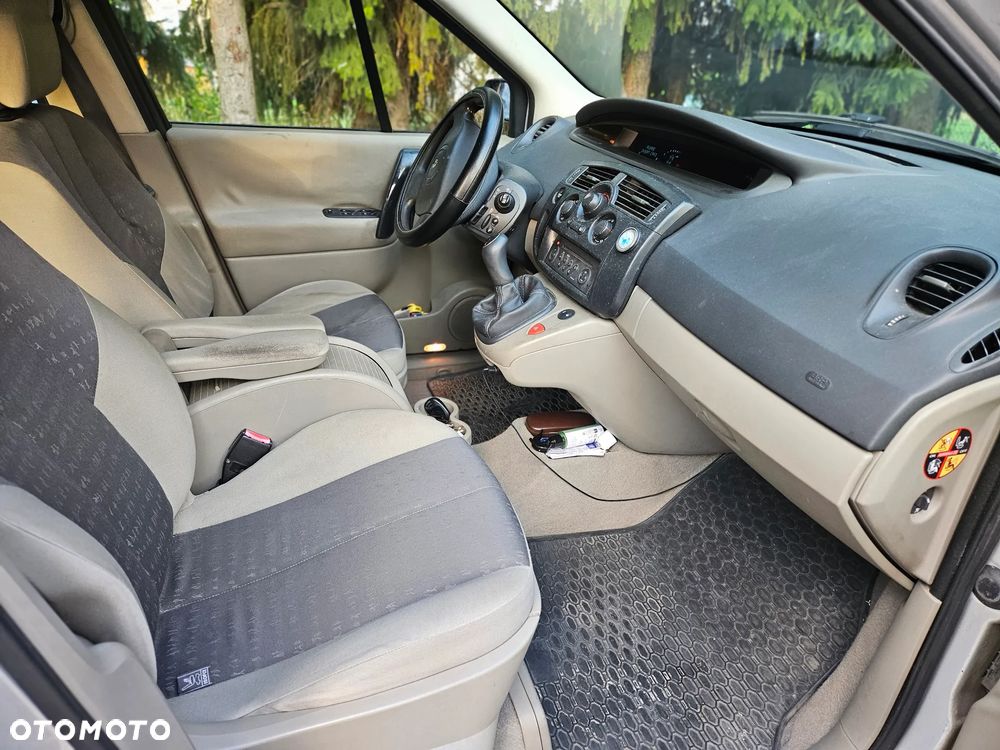 Renault Scenic 1.6 16V Emotion - 6