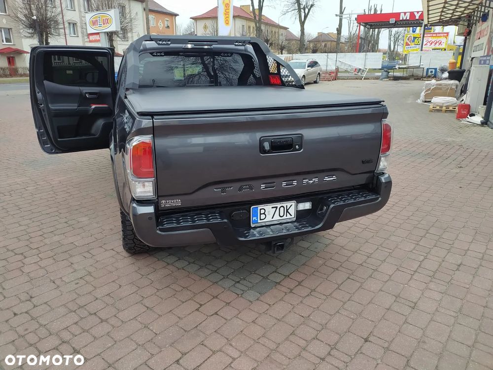 Toyota Tacoma - 10