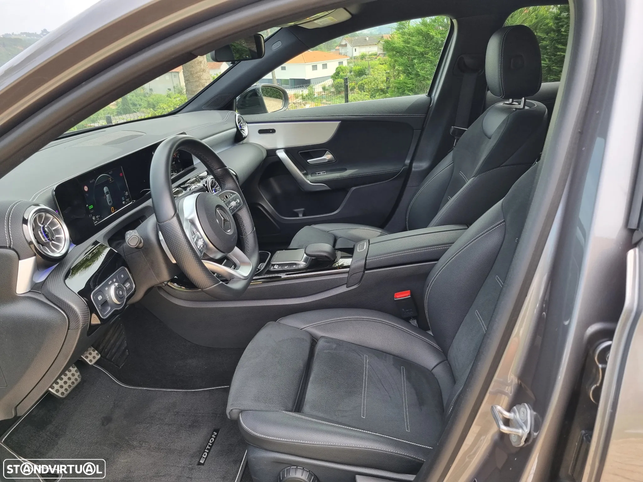 Mercedes-Benz A 250 Limousine e AMG Line - 19