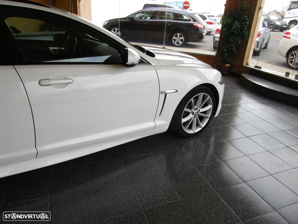Jaguar XF Sportbrake 2.2 D R-Sport - 29