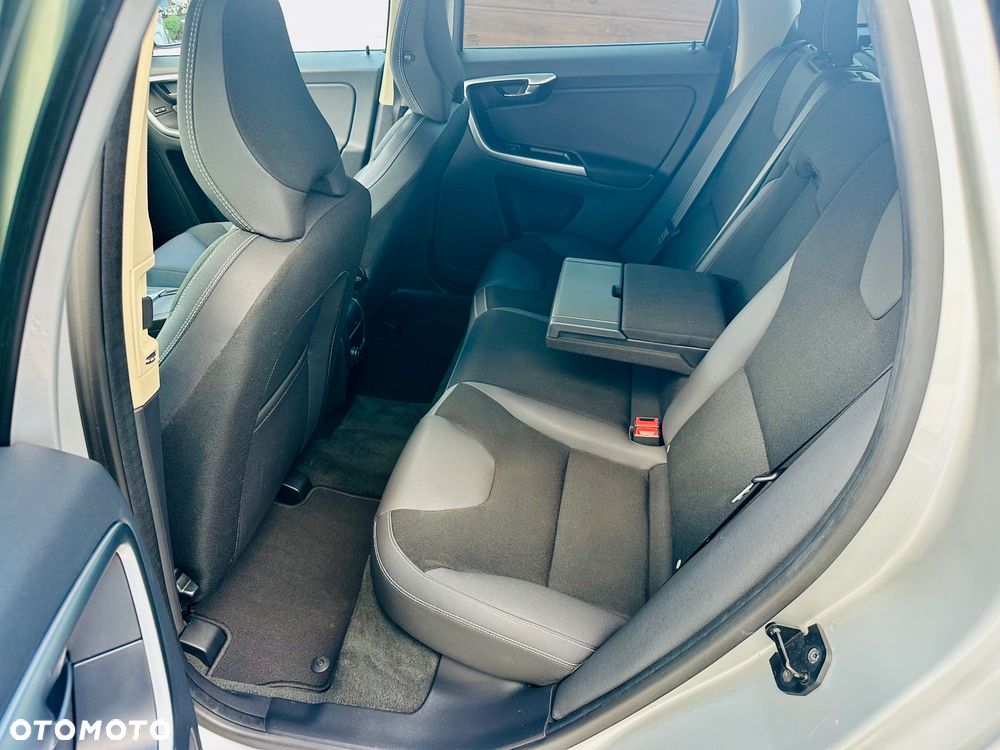 Volvo XC 60 2.4D AWD Summum - 30