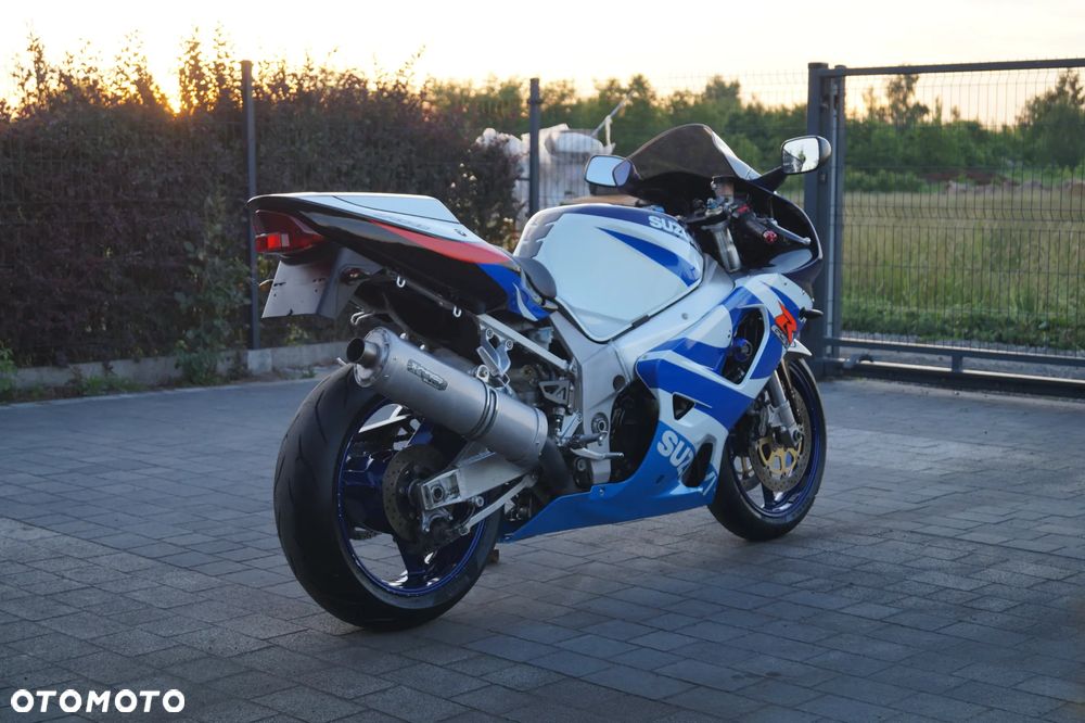 Suzuki GSX-R - 10