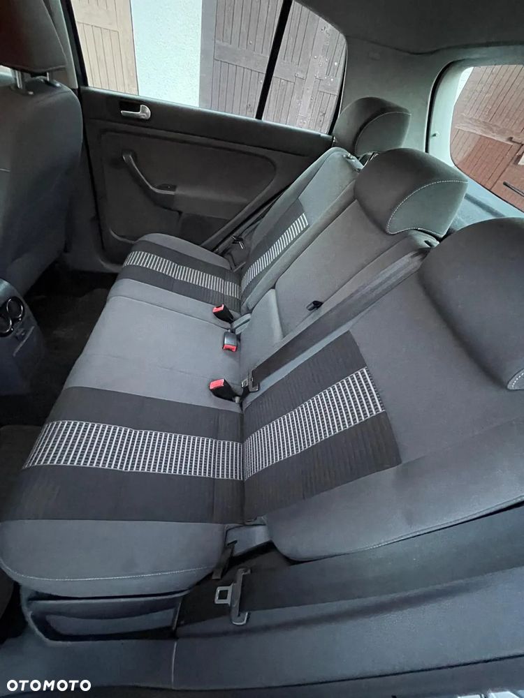 Volkswagen Golf - 33