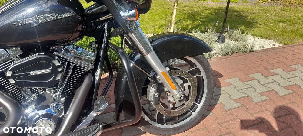 Harley-Davidson Touring Street Glide - 14