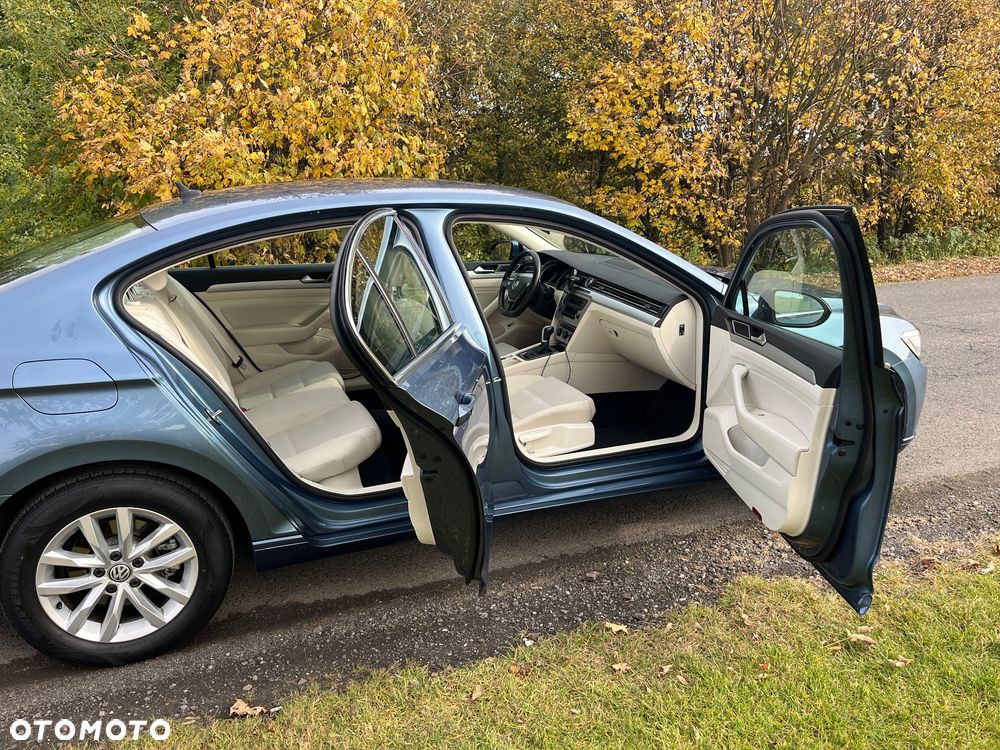 Volkswagen Passat 1.8 TSI (BlueMotion Technology) DSG Comfortline - 11