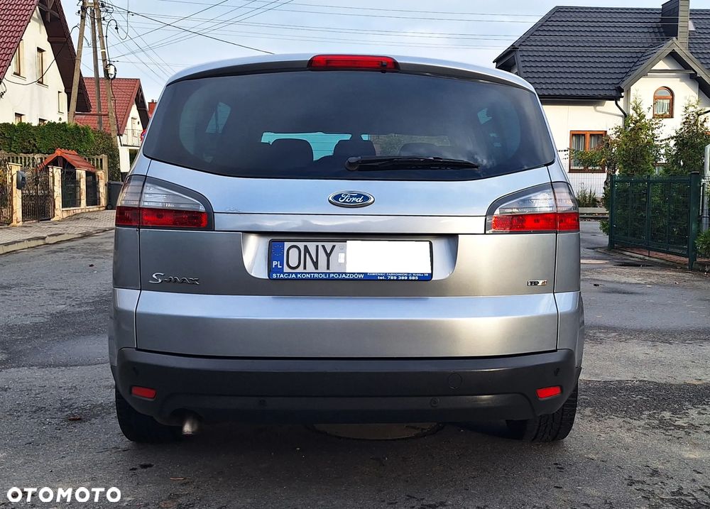 Ford S-Max - 14