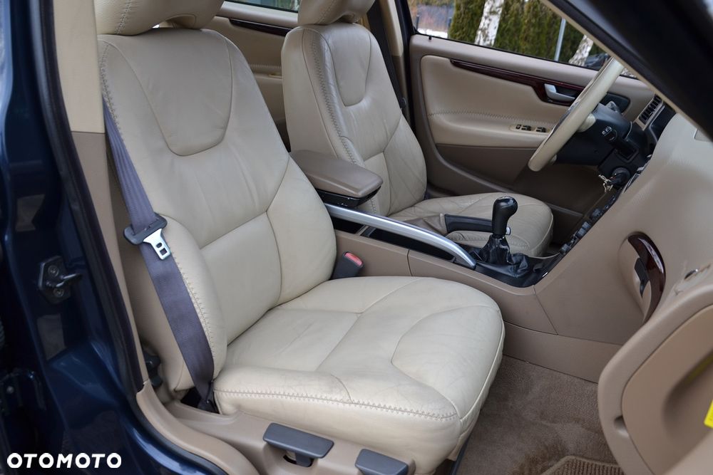 Volvo XC 70 AWD Premium - 27