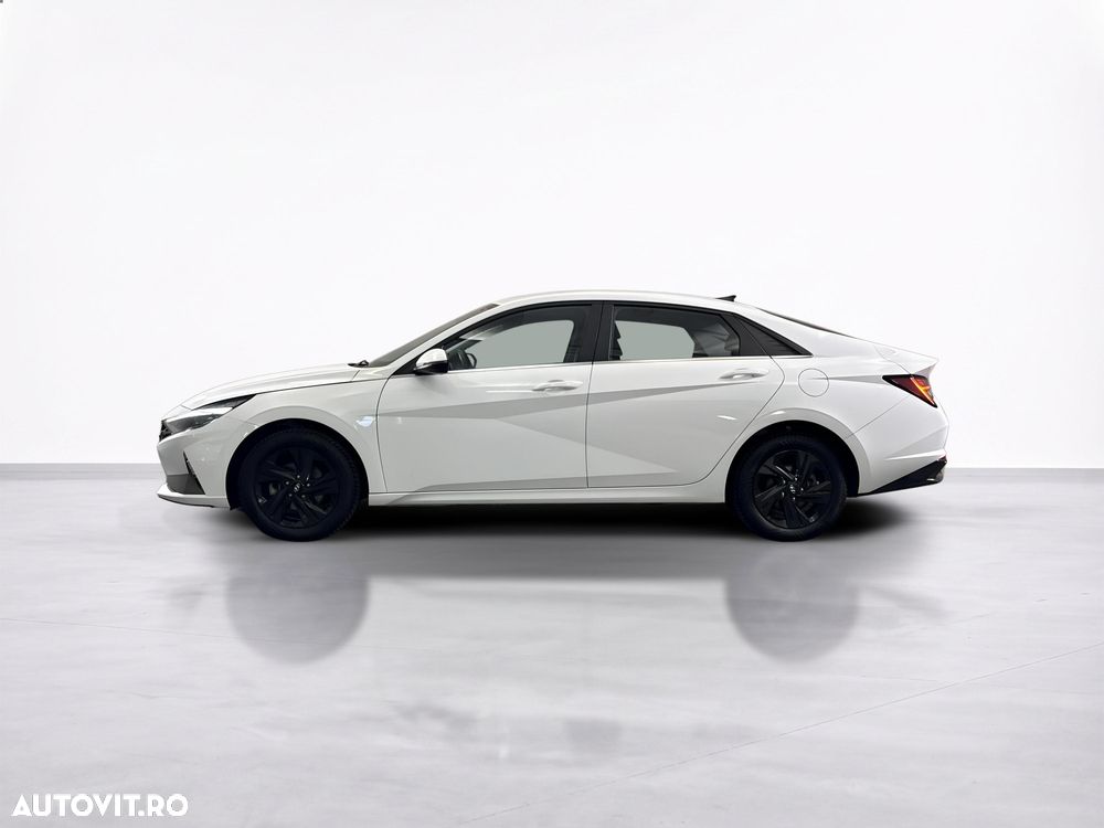 Hyundai Elantra - 3