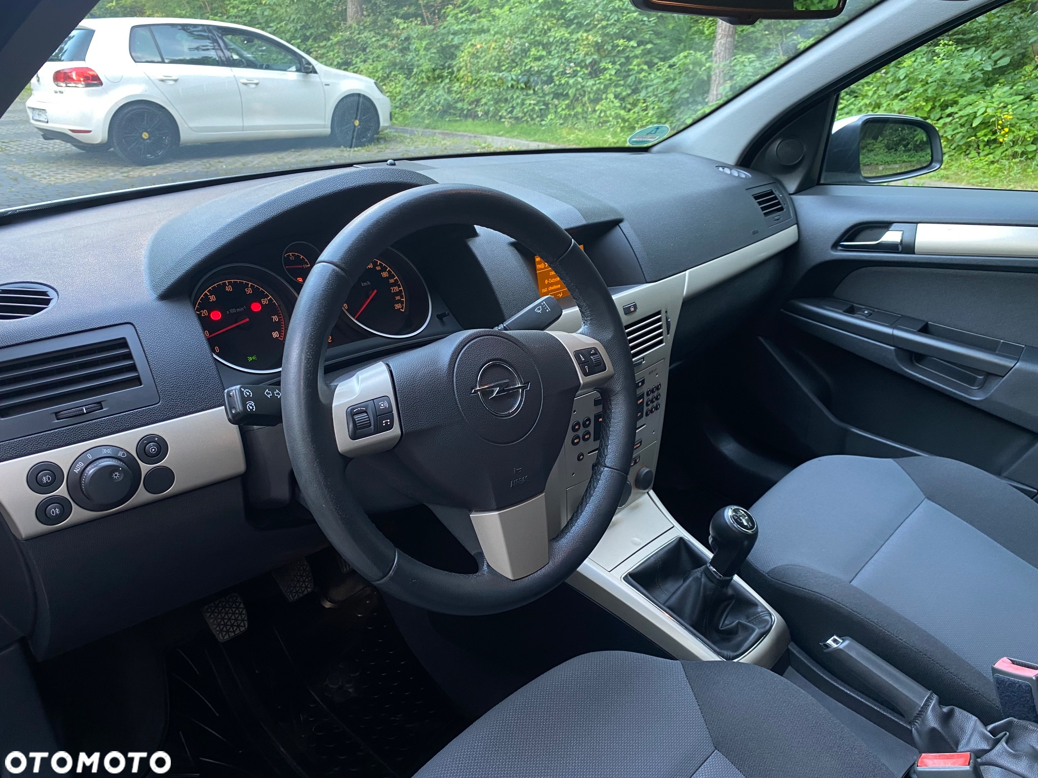 Opel Astra 1.6 Innovation - 18