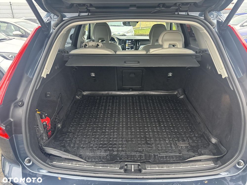 Volvo XC 60 D4 AWD Momentum - 16