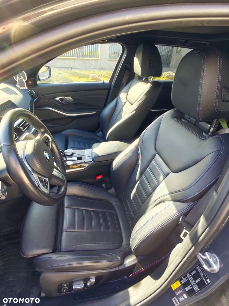 BMW Seria 3 330e xDrive M Sport - 12