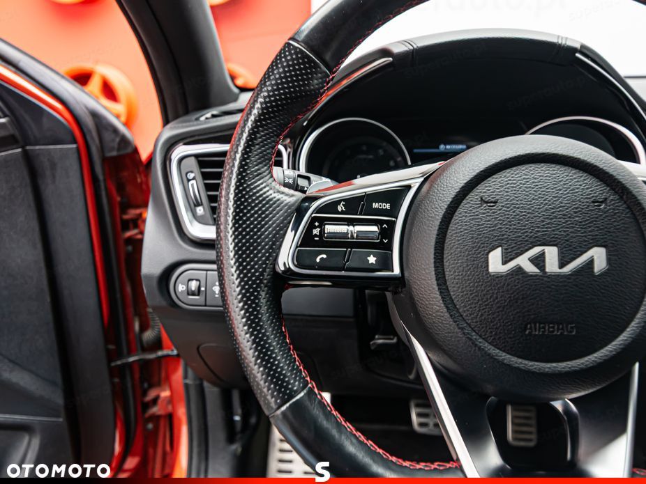 Kia ProCeed 1.6 T-GDI GT DCT - 12