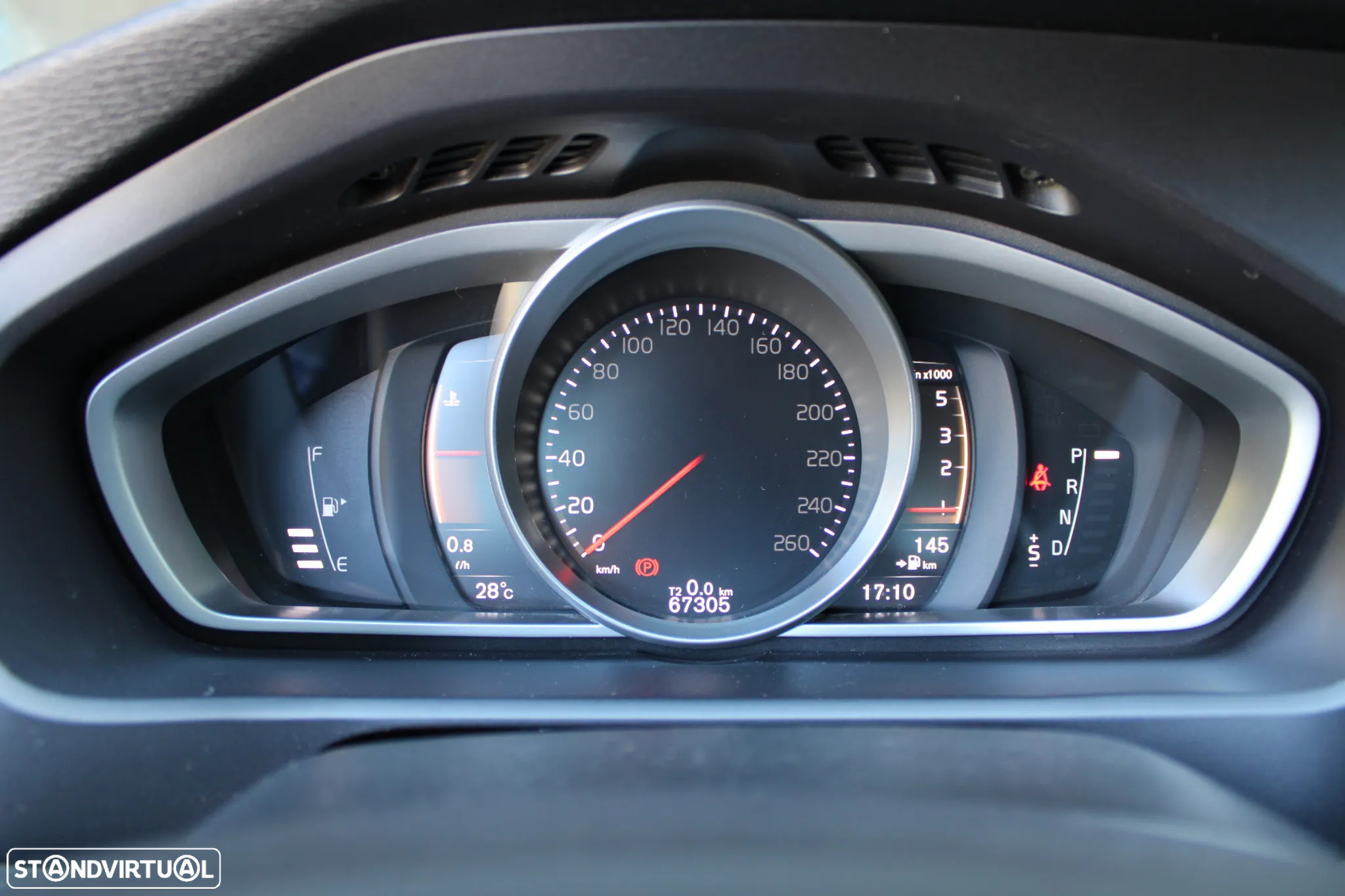 Volvo V40 Cross Country 2.0 D2 Momentum Geartronic - 25
