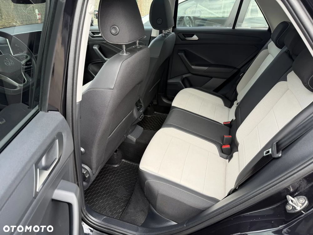 Volkswagen T-Roc - 15