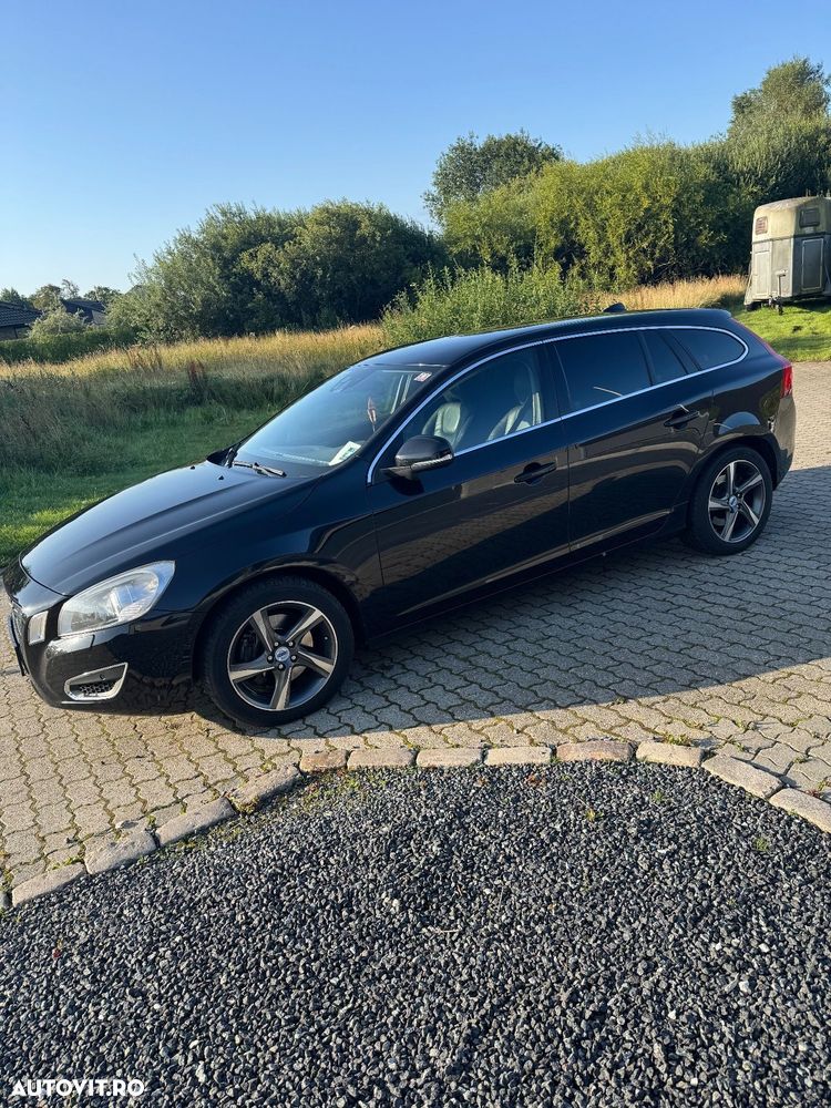 Volvo V60 D5 Geartronic Summum - 4