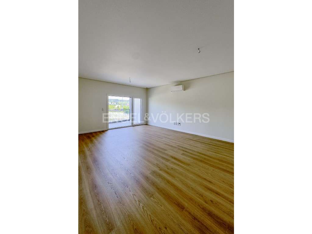 Moradia T3 com Jardim no Centro de Torres Vedras - Grande imagem: 2/32