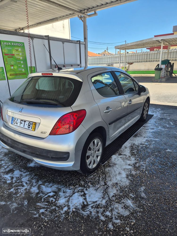 Peugeot 207 2008 photo 4
