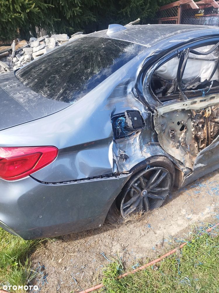 BMW Seria 5 2018 photo 2
