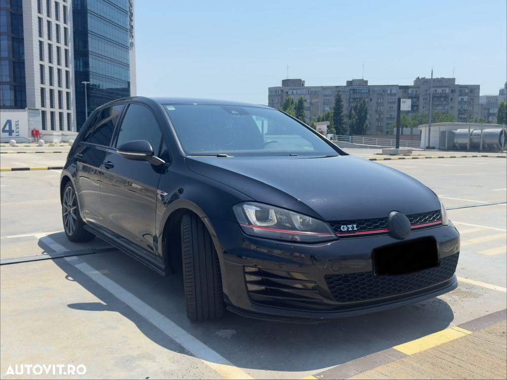 Volkswagen Golf - 2