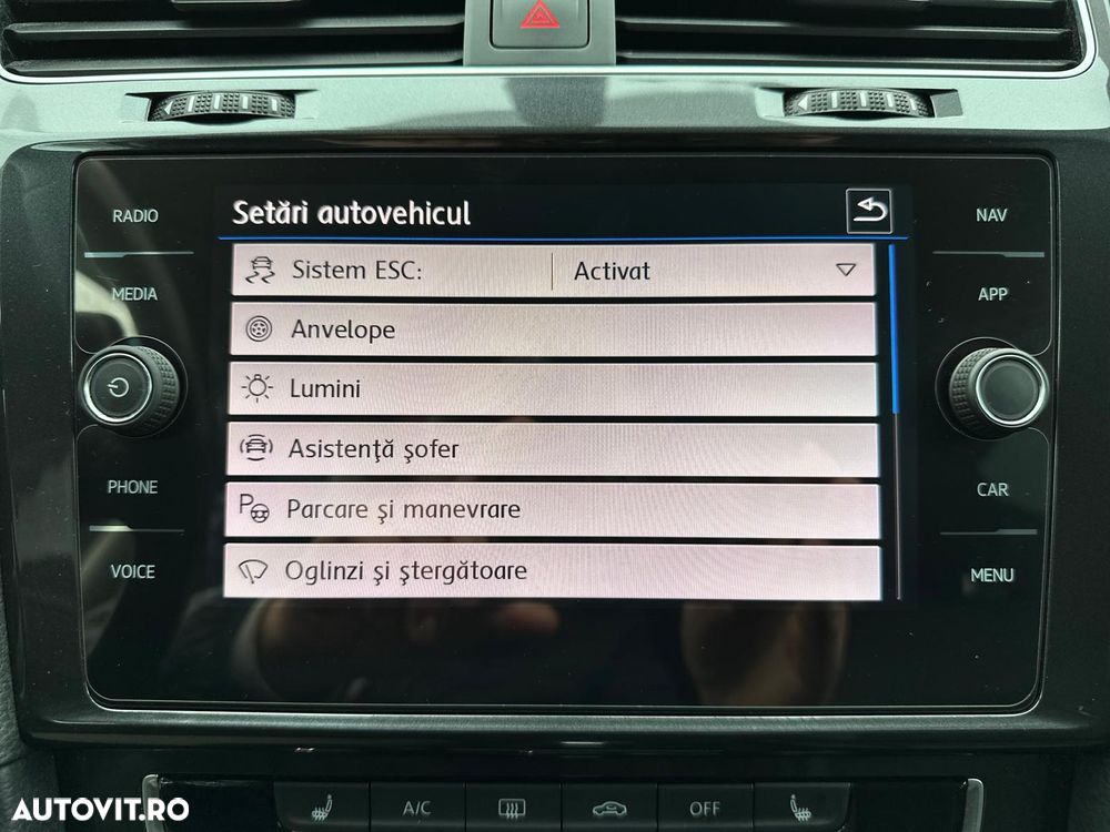 Volkswagen Golf Variant 2.0 TDI SCR 4Motion DSG Highline - 19