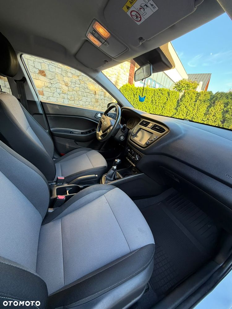 Hyundai i20 1.2 Trend - 22