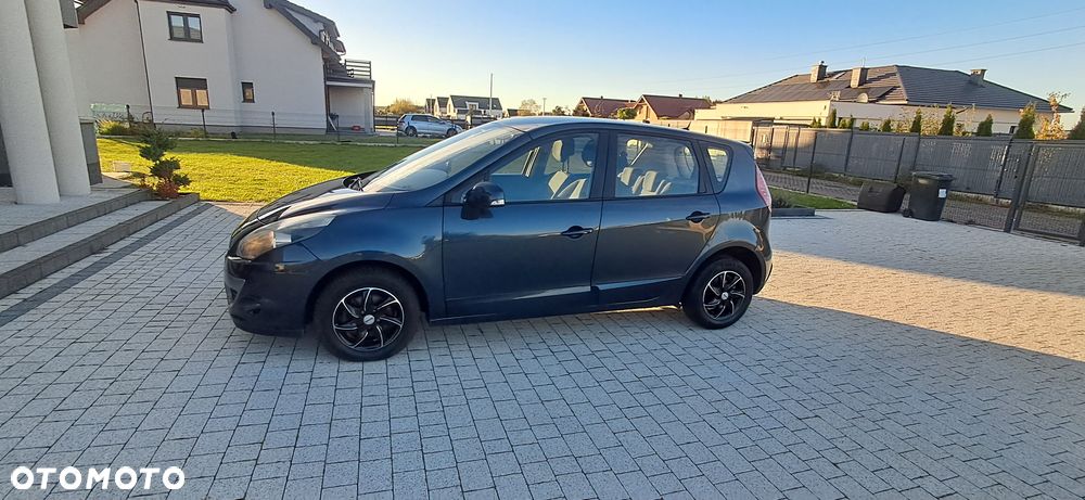 Renault Scenic 2011 photo 5
