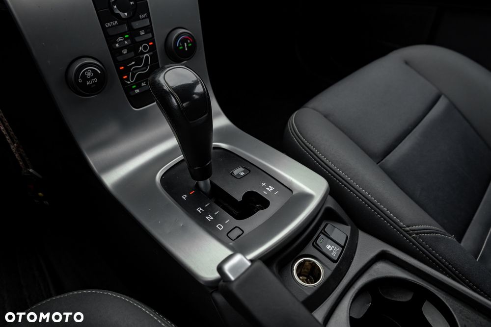 Volvo S40 T5 Momentum - 34