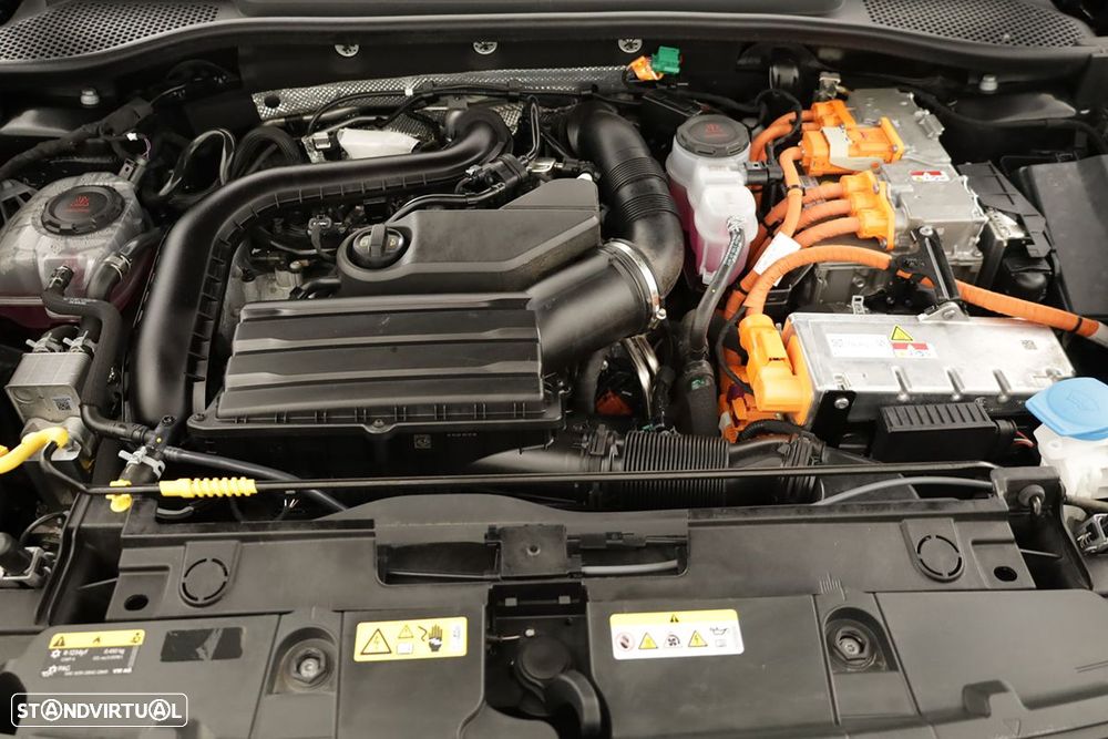 Cupra Formentor 1.5 e-Hybrid DSG - 25