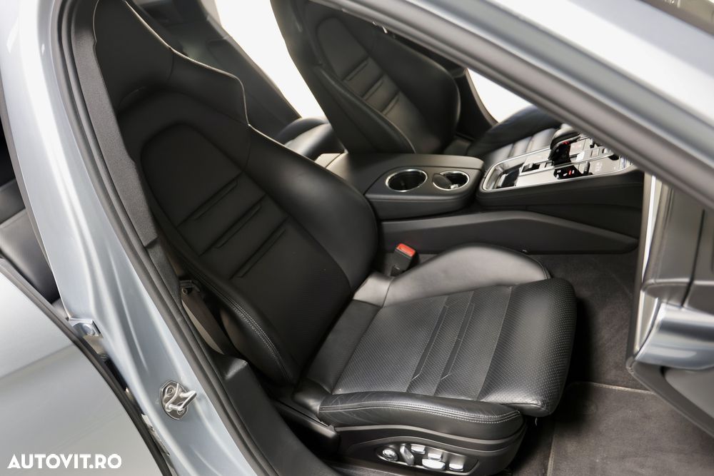 Porsche Panamera 4S Sport Turismo - 28