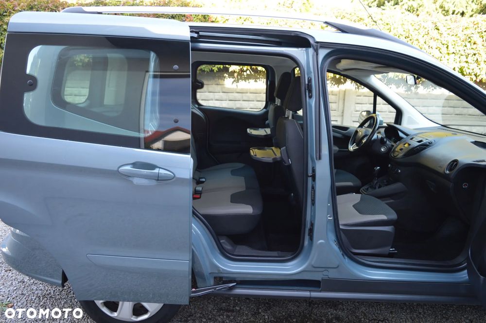 Ford Tourneo Courier - 16