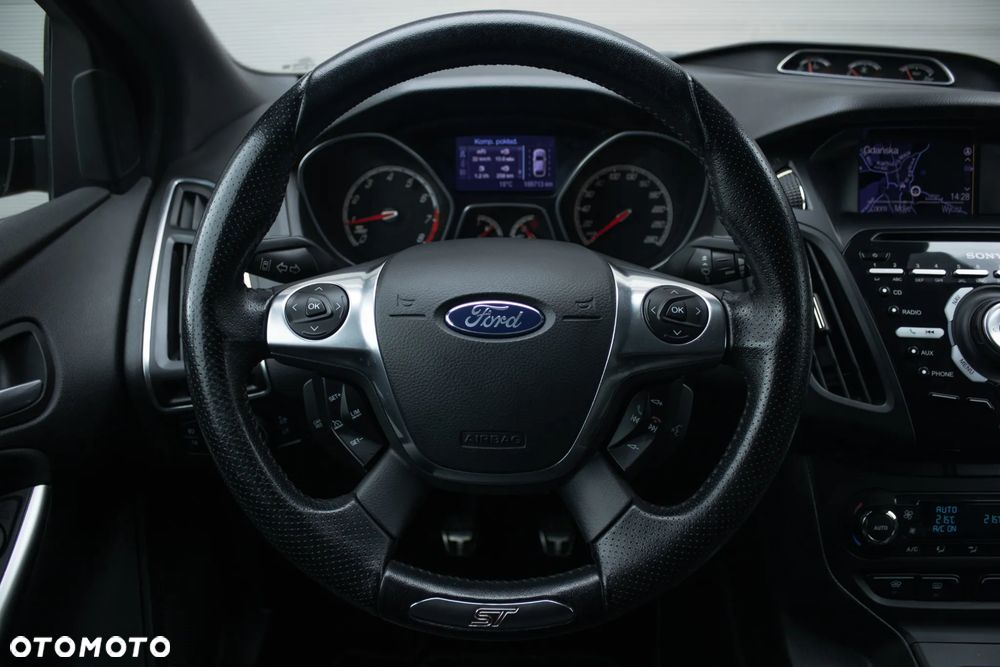 Ford Focus 2.0 EcoBoost ST mit Leder-Exclusiv-Paket - 31