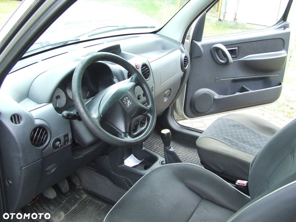 Peugeot Partner - 8