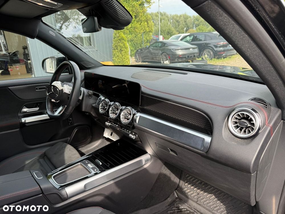 Mercedes-Benz EQB 300 4Matic AMG Line - 16