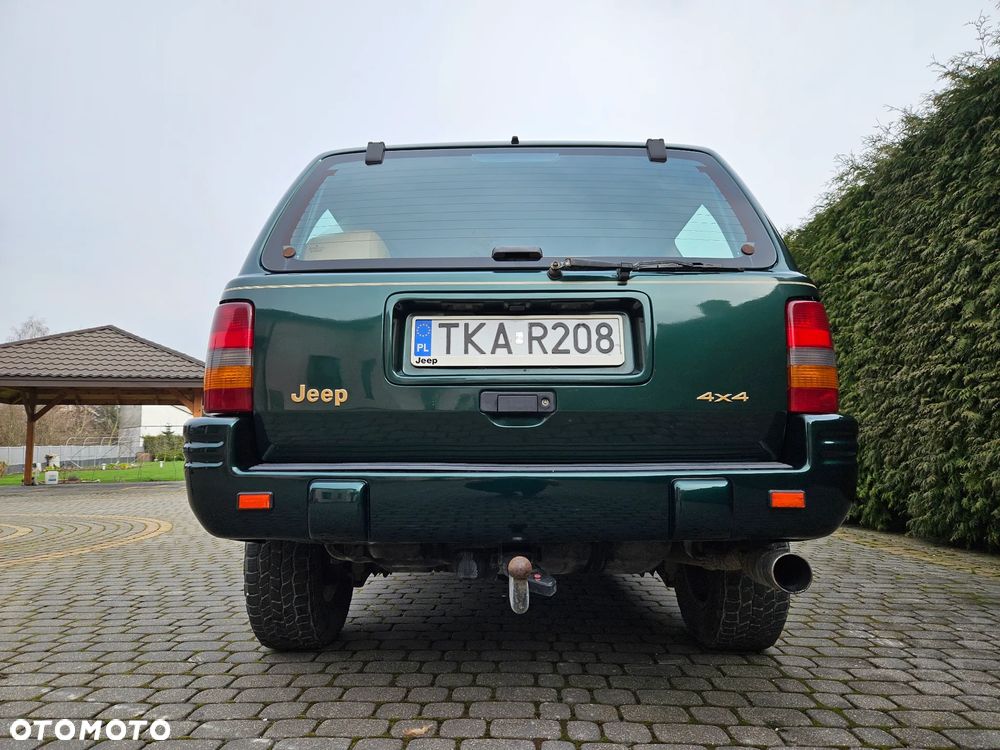 Jeep Grand Cherokee - 12