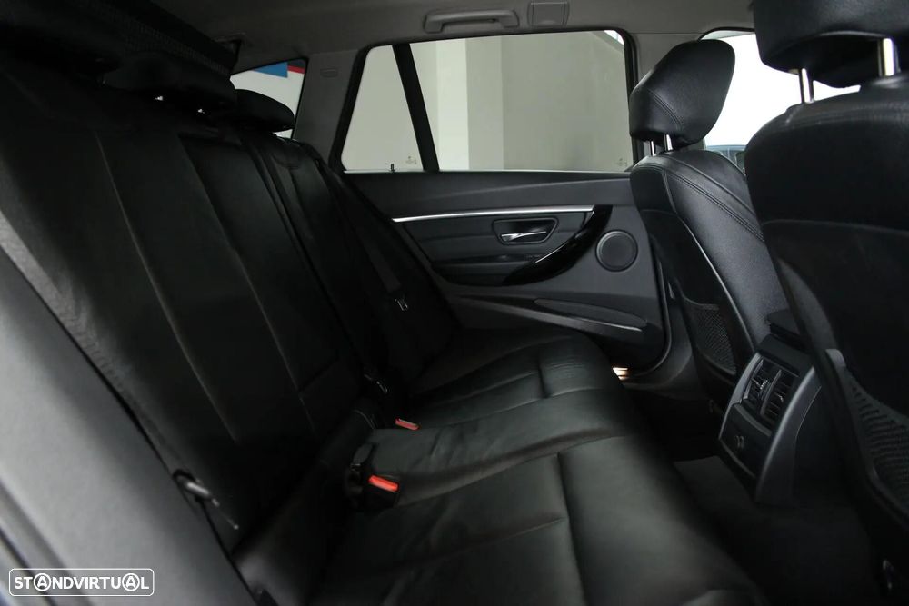 BMW 318 d Line Sport Auto - 24