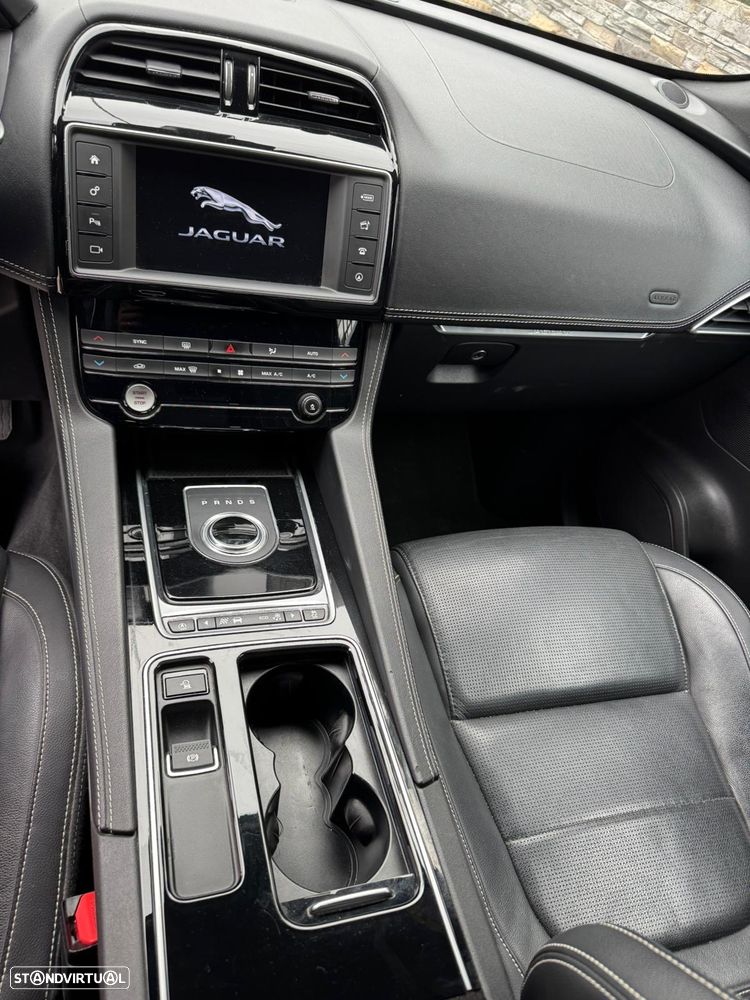 Jaguar F-Pace 2.0 i4D R-Sport AWD Aut. - 7