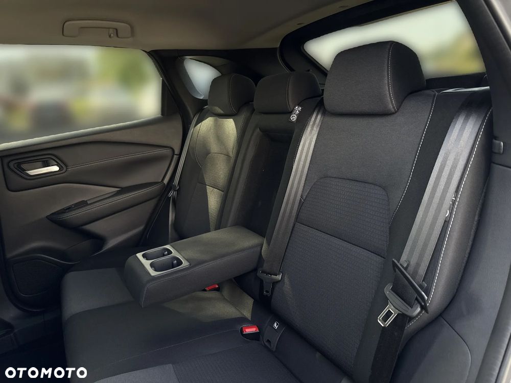 Nissan Qashqai 1.3 DIG-T mHEV N-Connecta Xtronic - 17