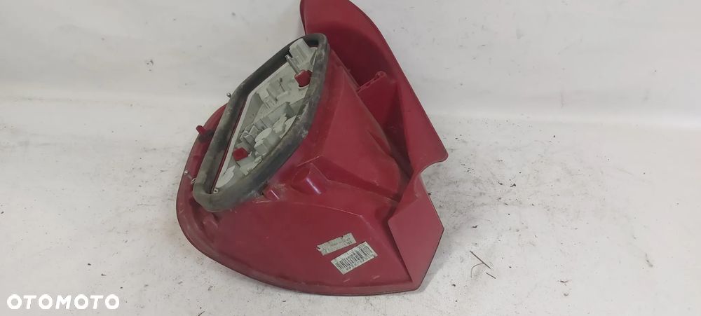 .  TYL TYLNA LAMPA PRAWA RENAULT GRAND MODUS - 5