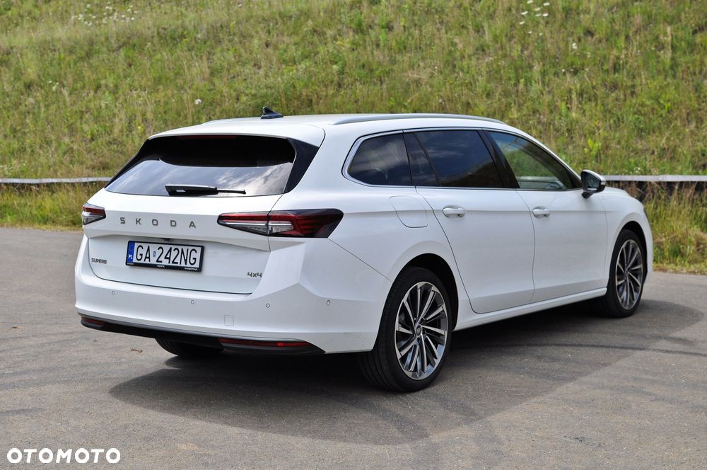 Skoda Superb 2.0 TDI SCR 4x4 L&K DSG - 12